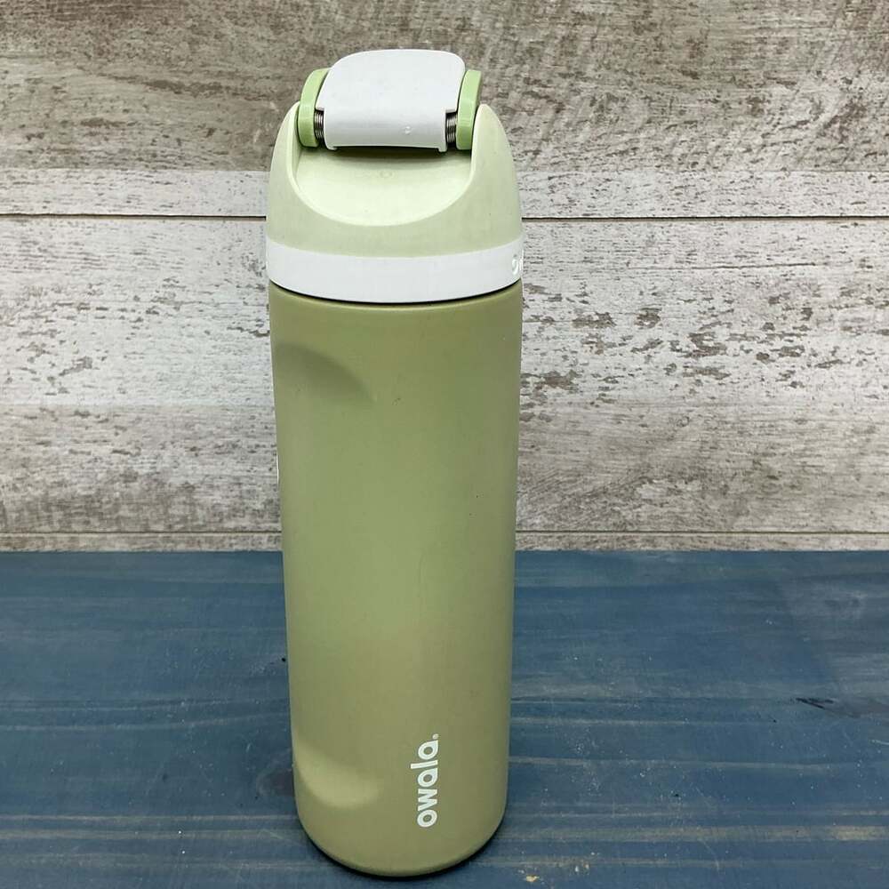 Owala FreeSip 24oz Stainless Steel Water Bottle - Shelled Pistachio